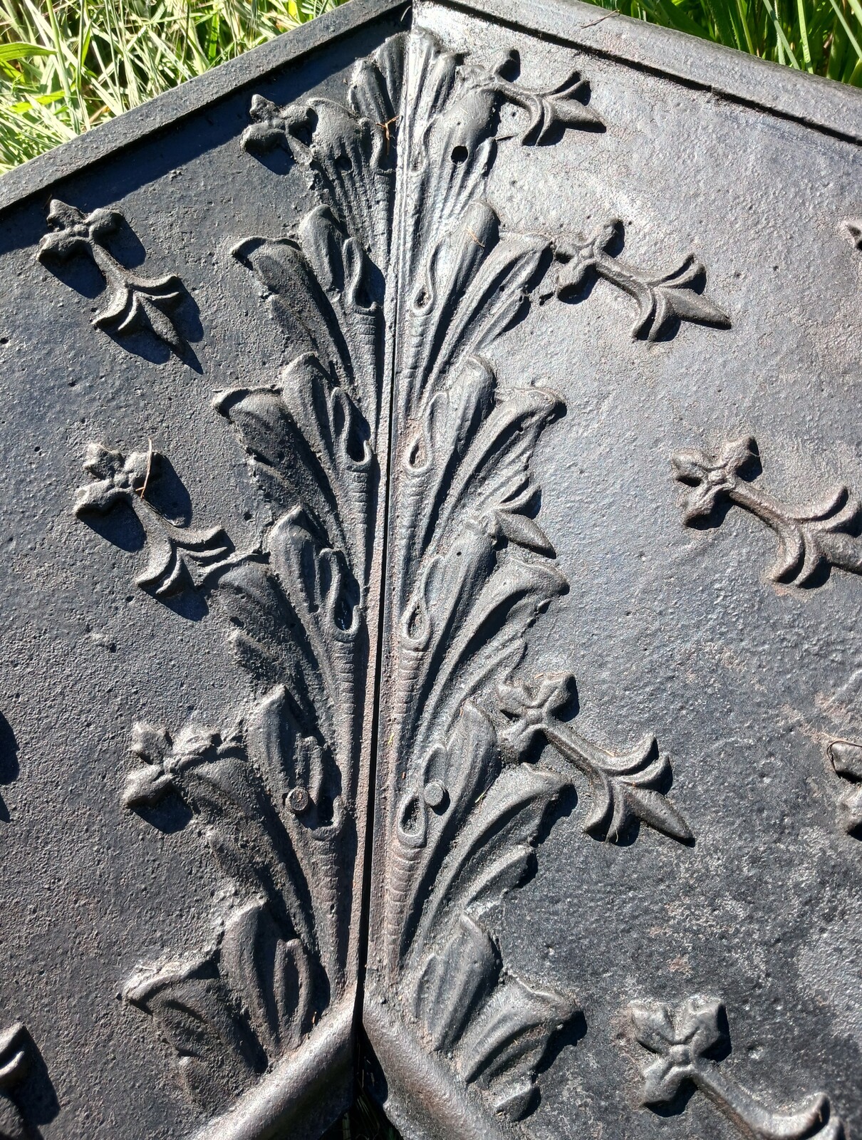 Foyer in cast-iron