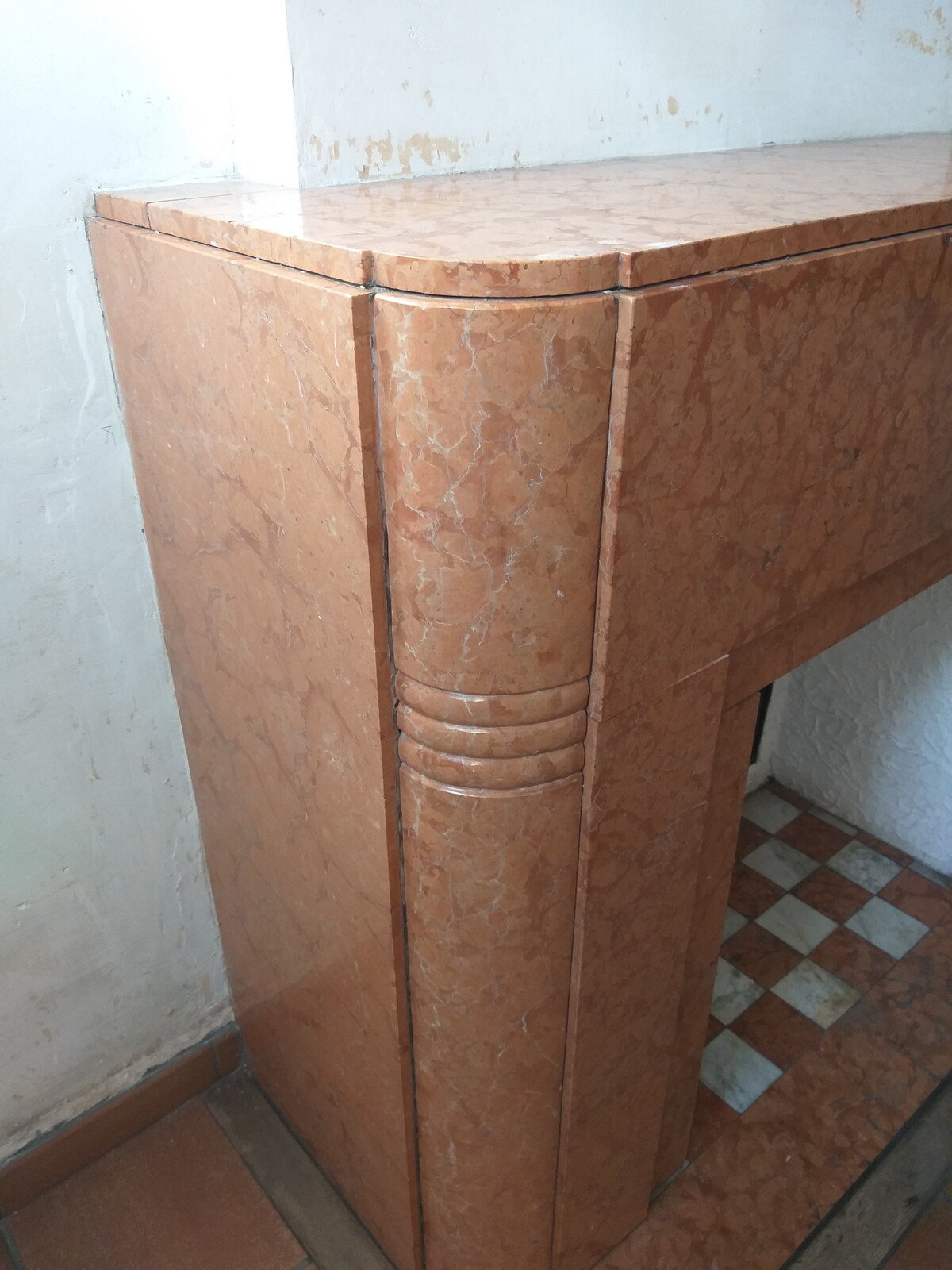 Art Déco fireplace, ca.1930. Rosso di Verona Marble