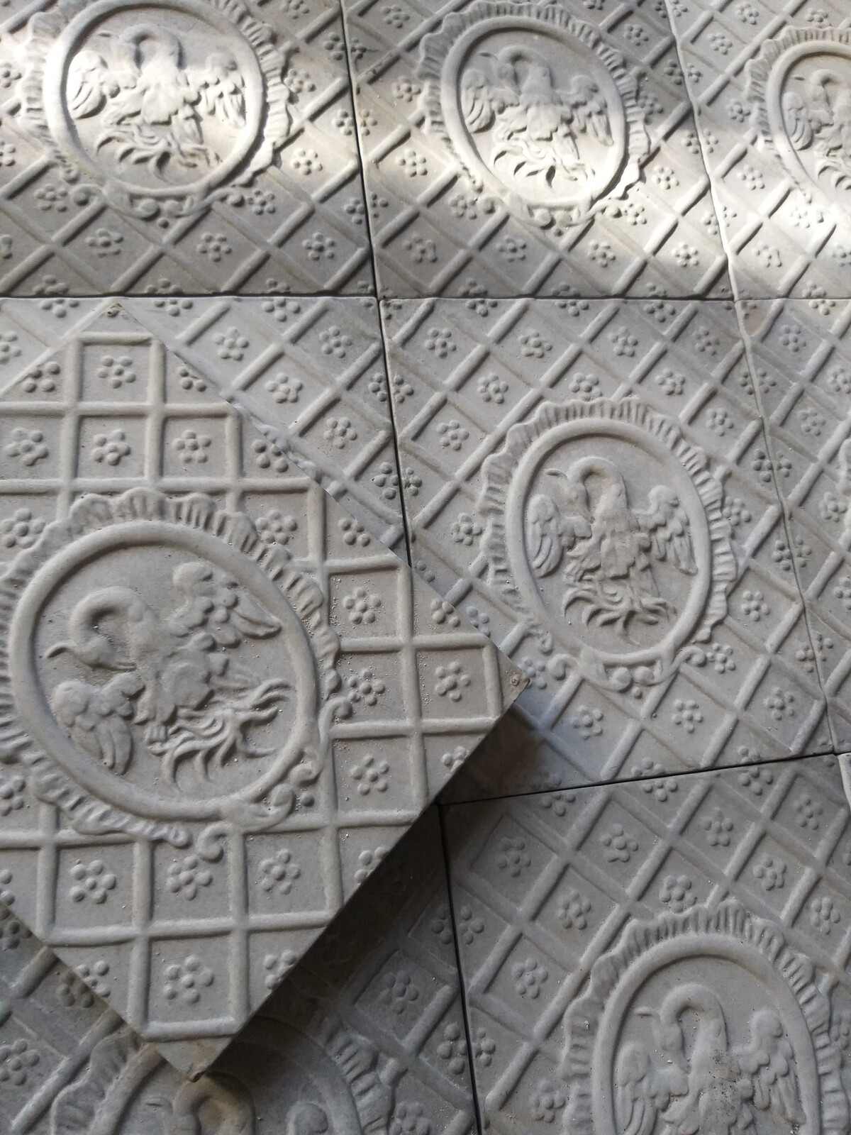 Authentic Foyertiles for antique fireplaces, each style