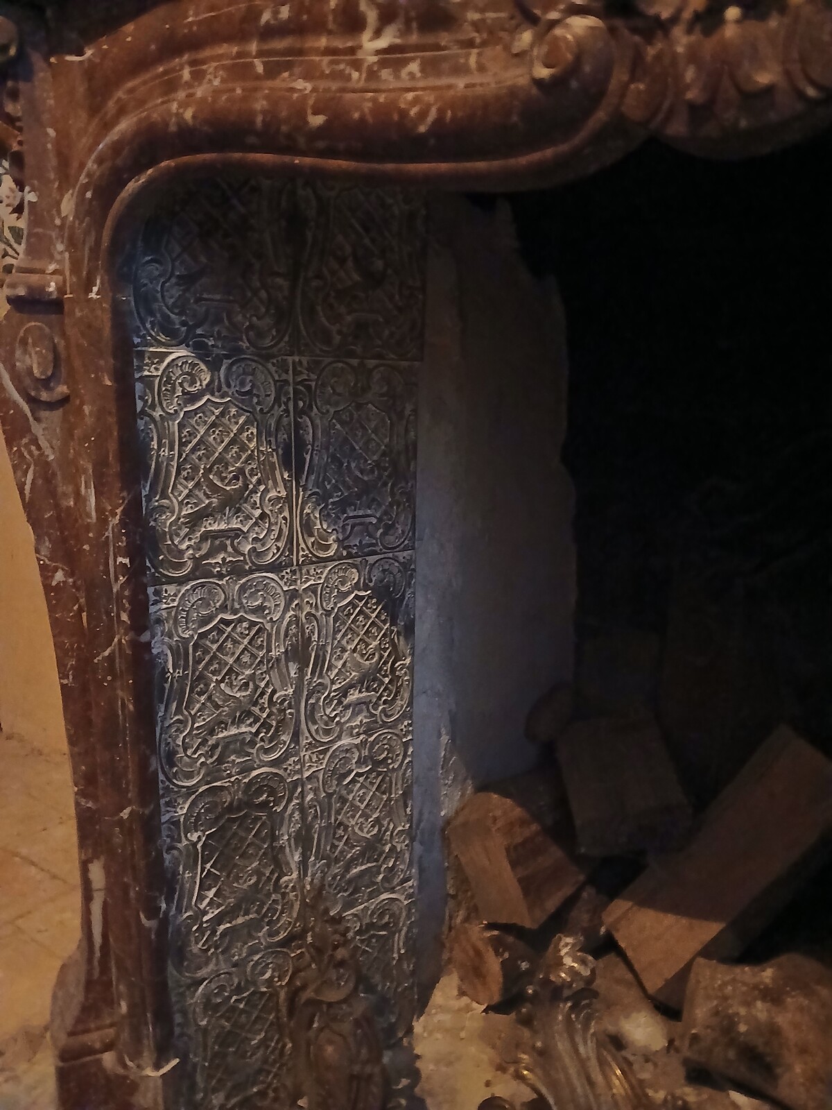 Authentic Foyertiles for antique fireplaces, each style