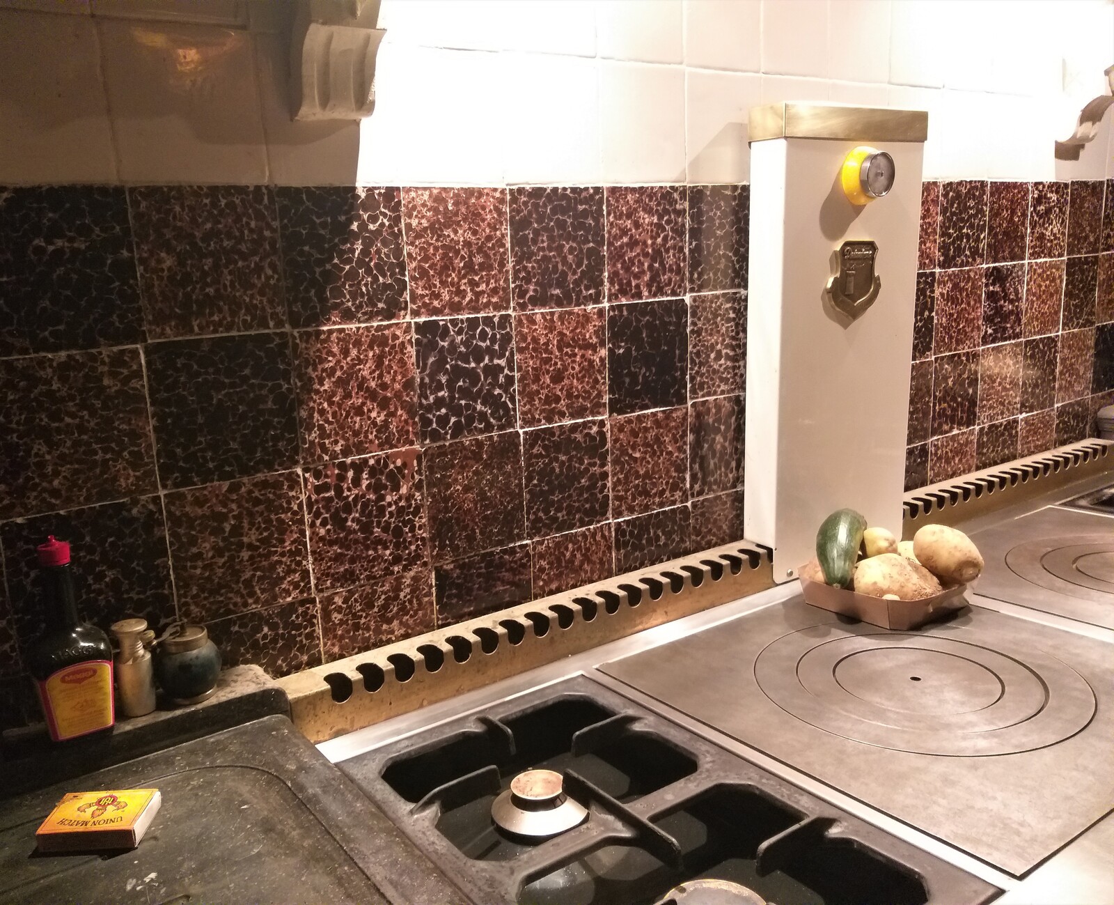 Dutch-'Delfter' wall-tiles.