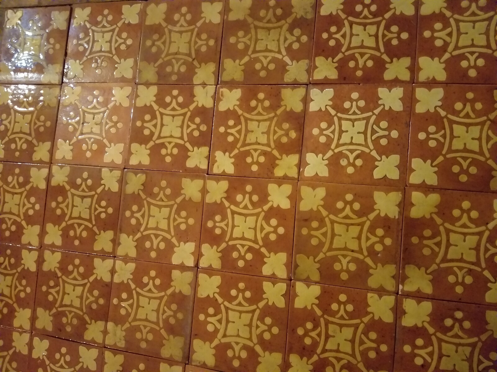 Dutch-'Delfter' wall-tiles.
