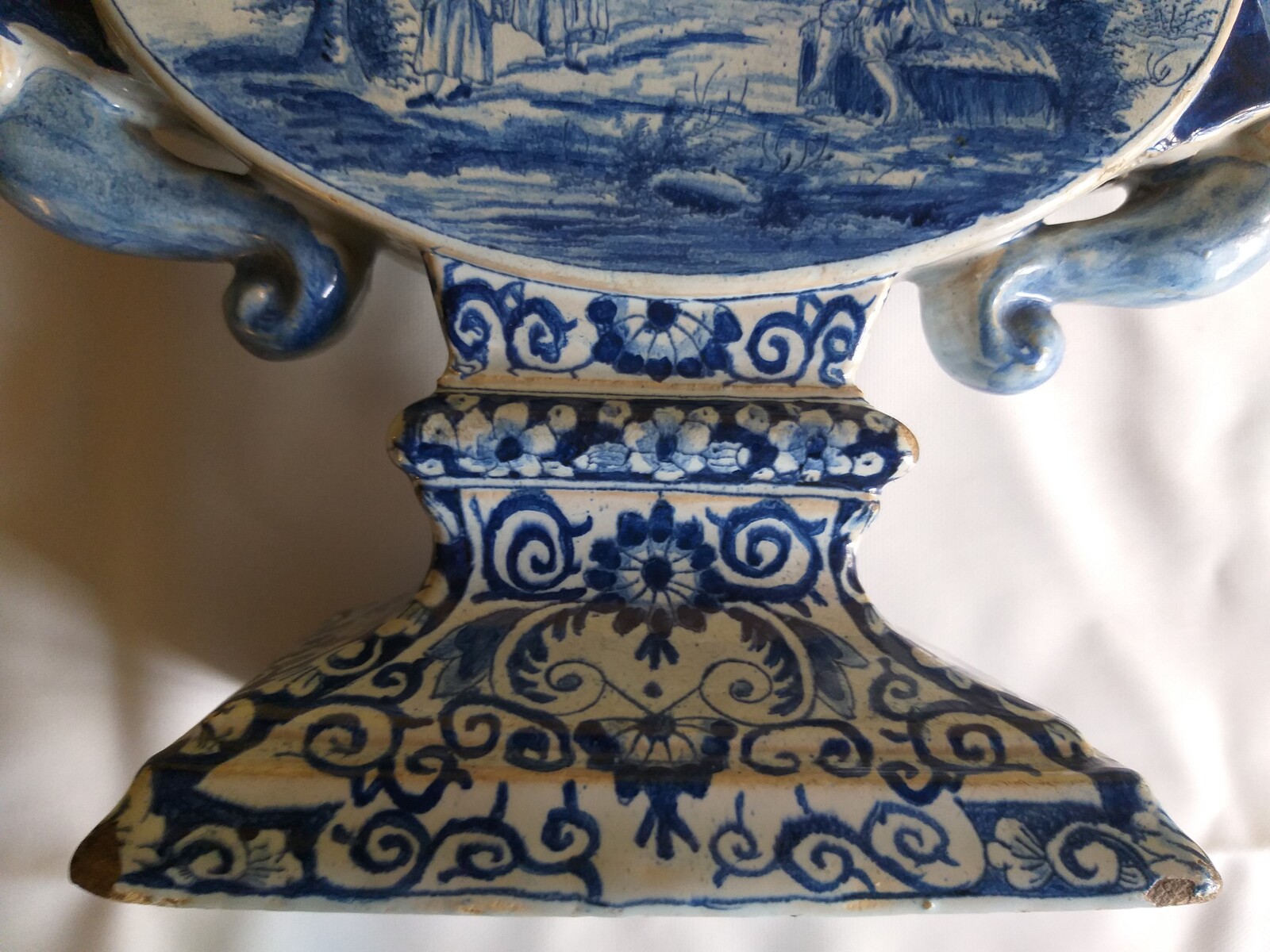 Dutch Tulip vase, Delft ca.1800