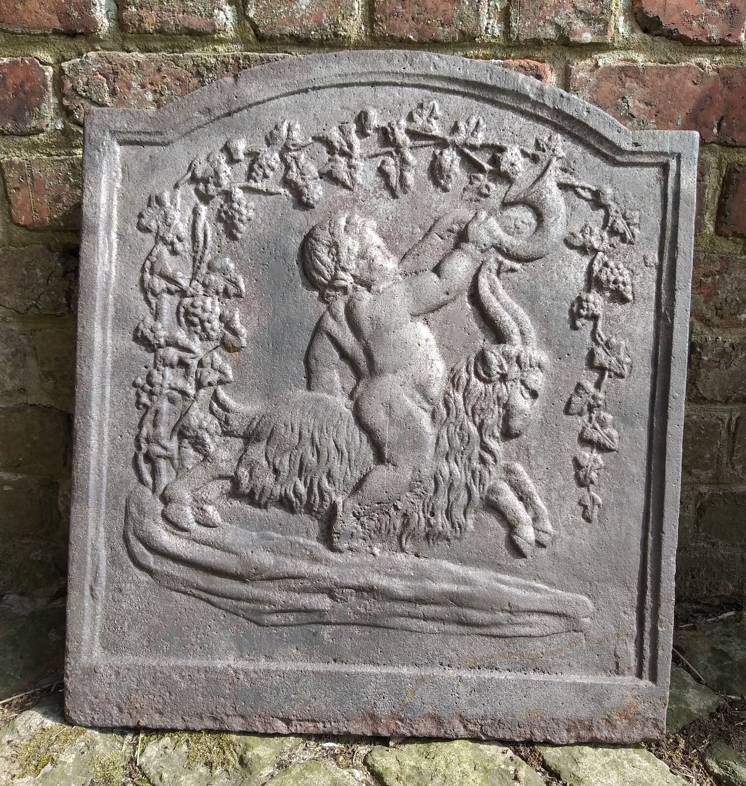 Fireback in cast iron