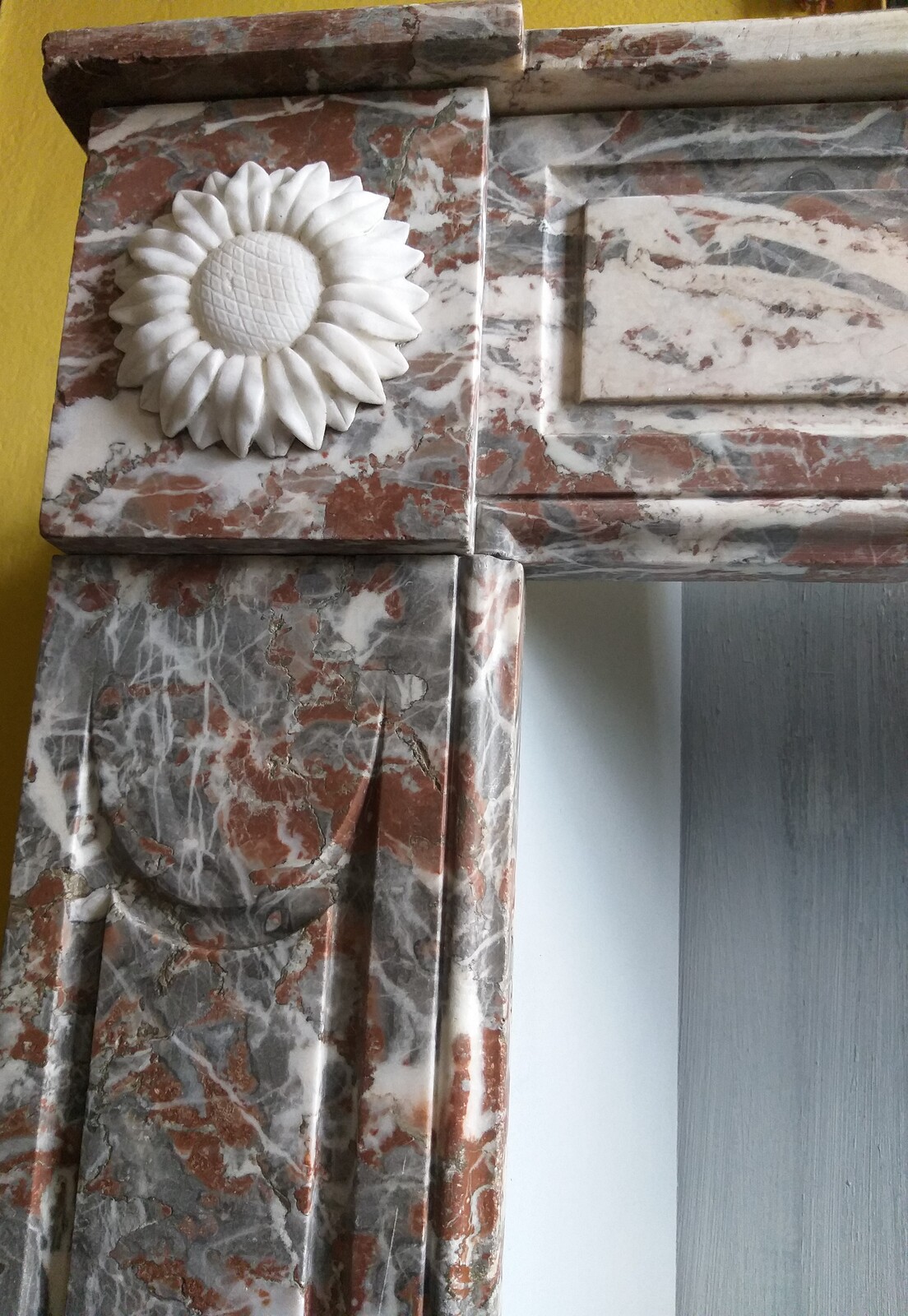 Fireplace Louis XVI in Rémy marble