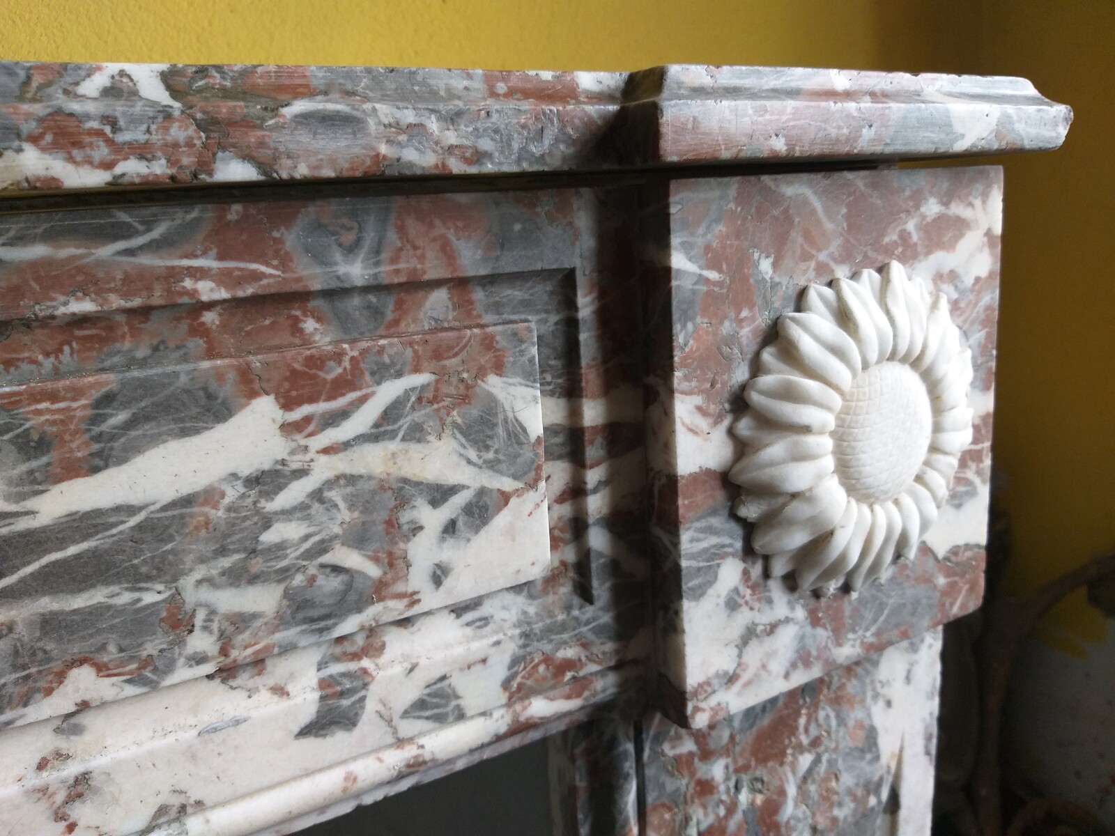 Fireplace Louis XVI in Rémy marble
