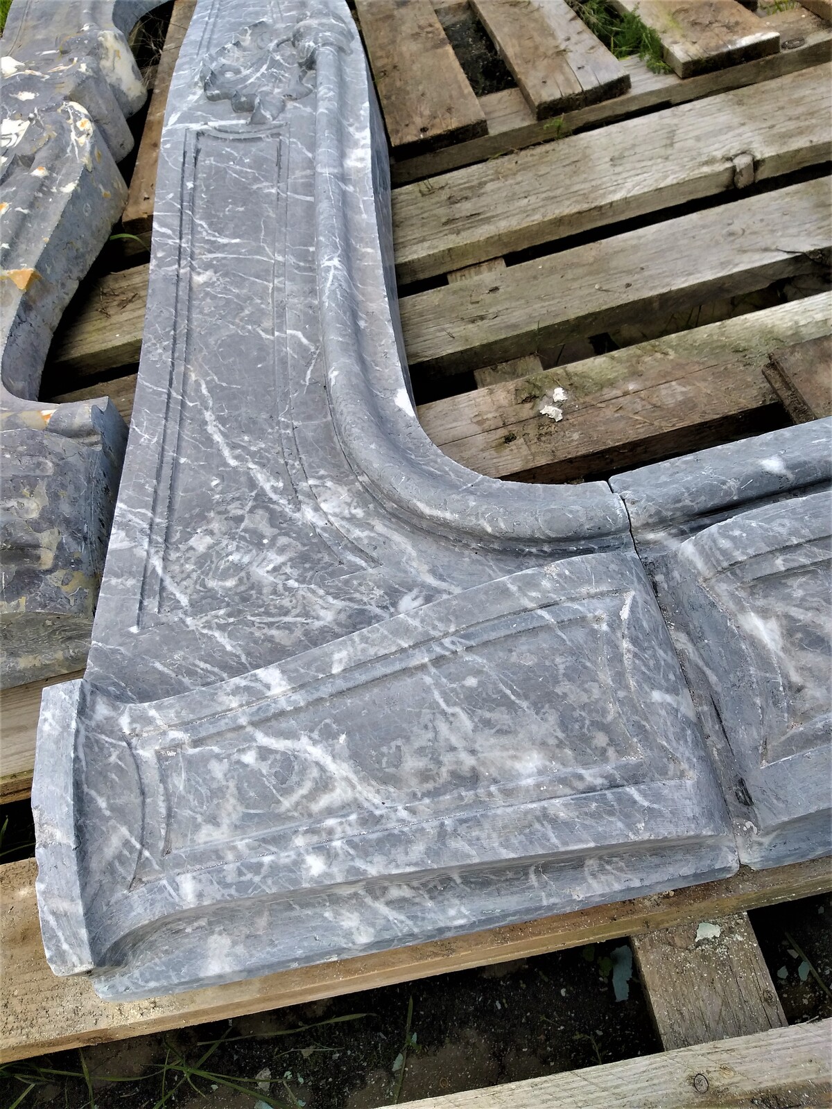 Louis XV style chimneypiece ca.1850 Saint Anna marble