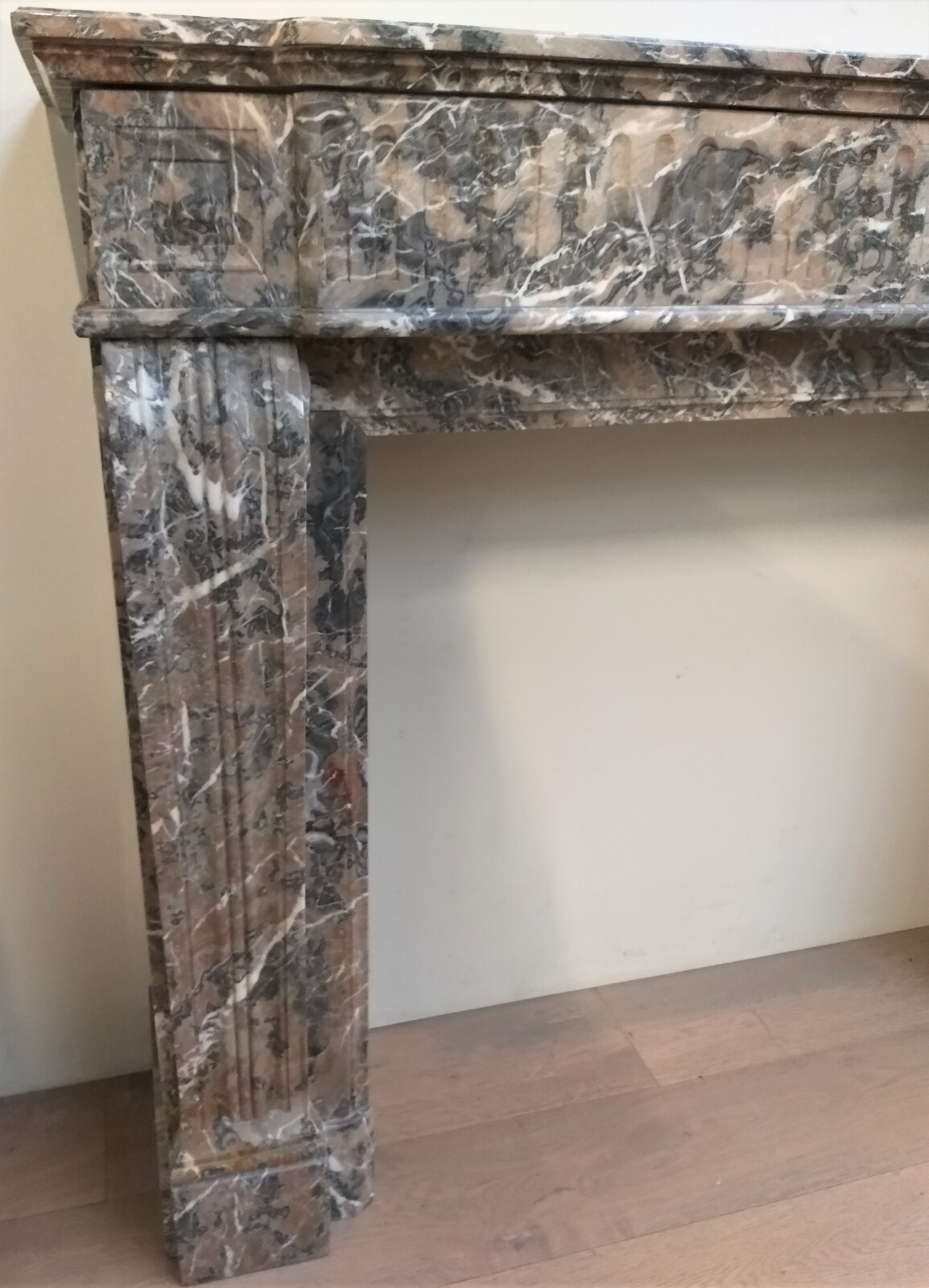 LouisXVI Fireplace in Enjugerais marble