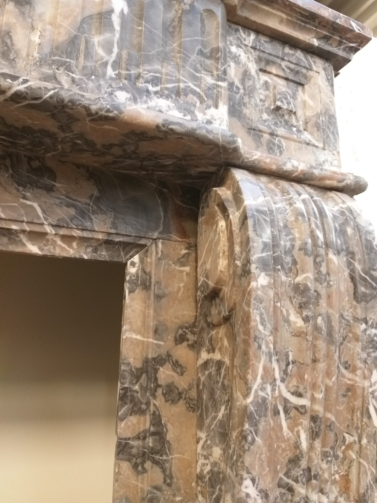 LouisXVI Fireplace in Enjugerais marble