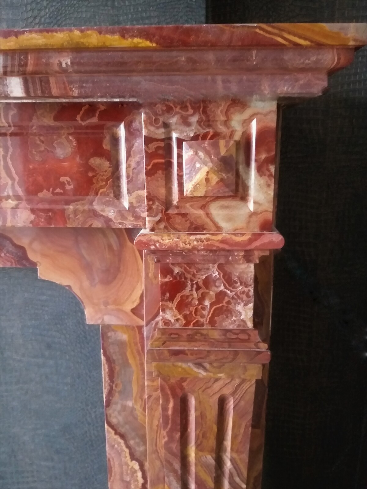 Napoléon III Fireplace in striking Onyx Tigre Marble