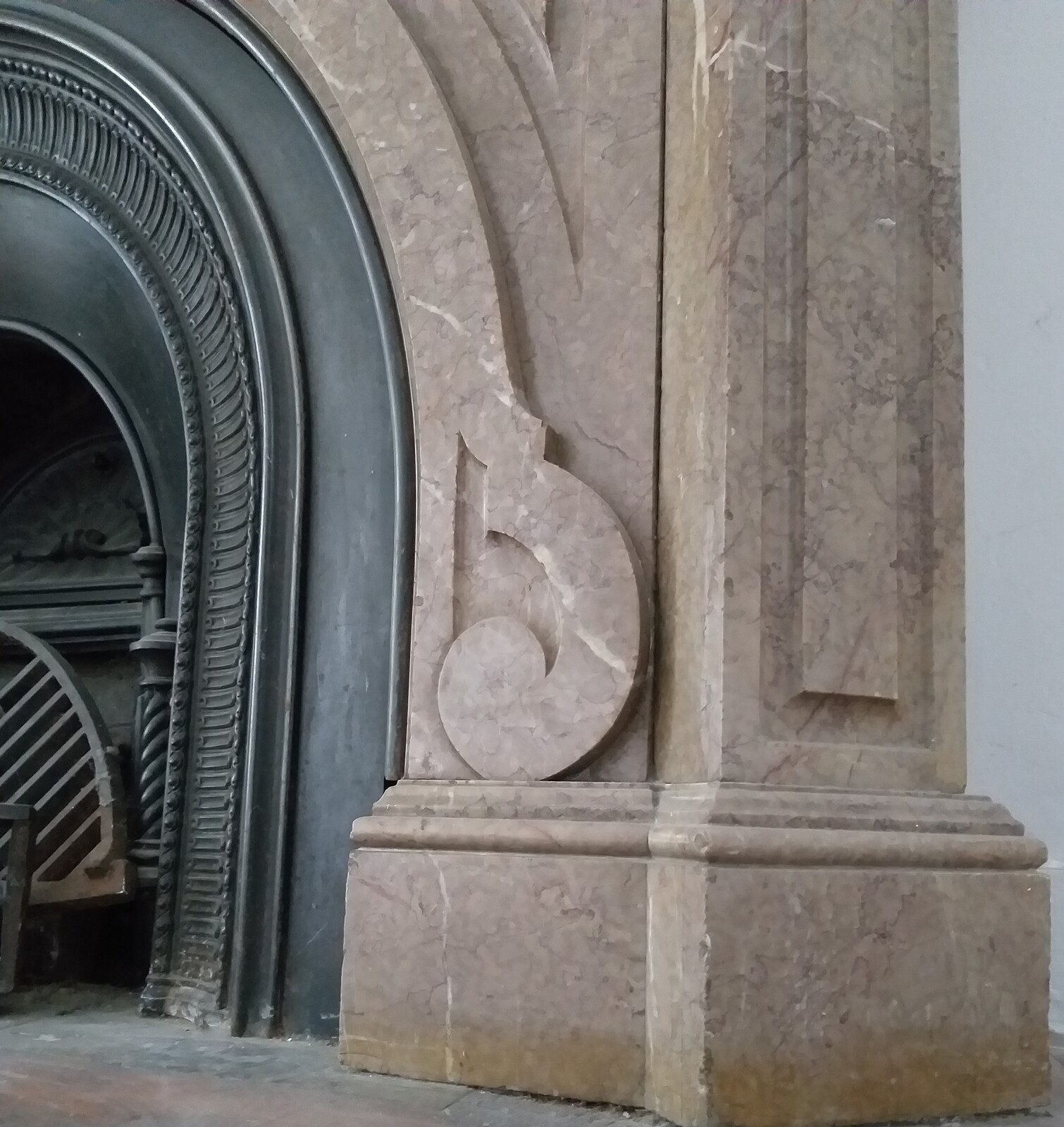 Victorian style fireplace in Napoléon Grande Mélange marble